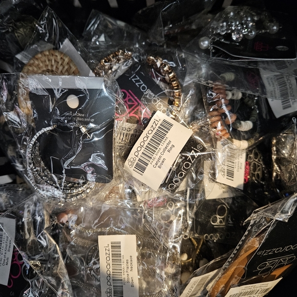 $40 Assorted Jewelry (20 pieces) Collection Brand New Beautiful Jewelry. - Picture 3 of 8